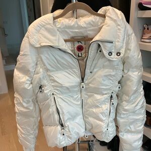 NWOT KRU WINTER WHITE WOMEN’S SKI JACKET - size medium